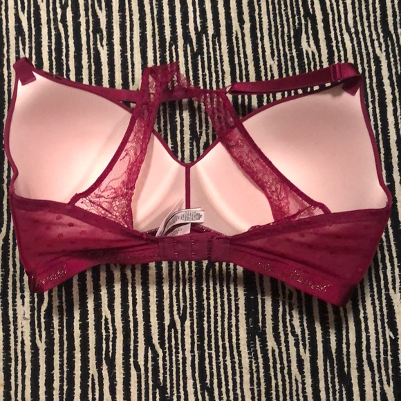 Victoria Secret - Picture 2 of 3